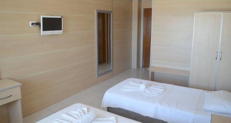 Yasmin Hotel Ayvalik Exterior photo