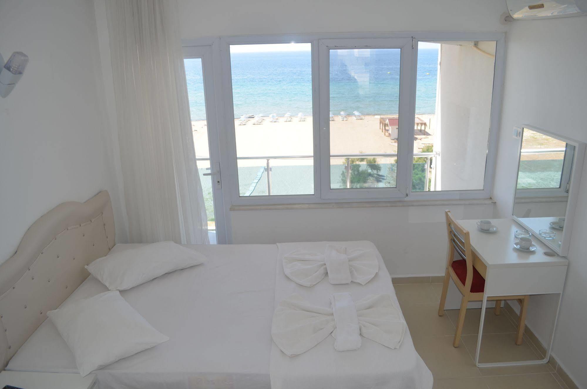 Yasmin Hotel Ayvalik Exterior photo