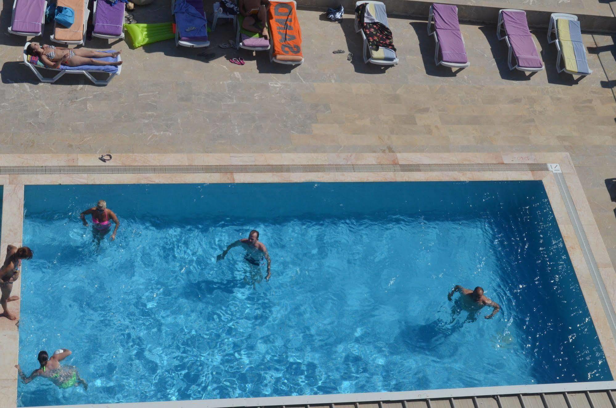 Yasmin Hotel Ayvalik Exterior photo